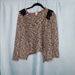 hooded 3/4 sleeve sweater
